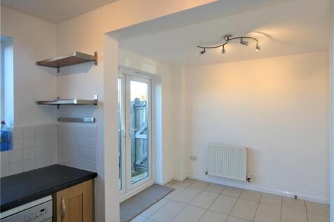 Springfield Court, Liversedge, WF15 photo 4