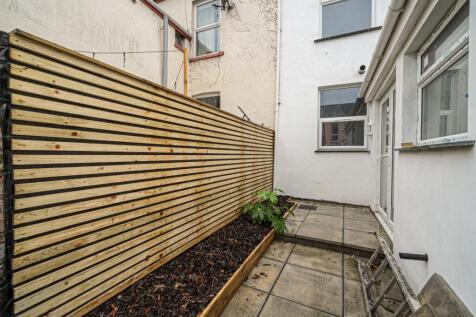 1355643-28-6901f424b2e17-ARW-1