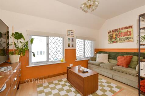 Lounge/ Dining Room