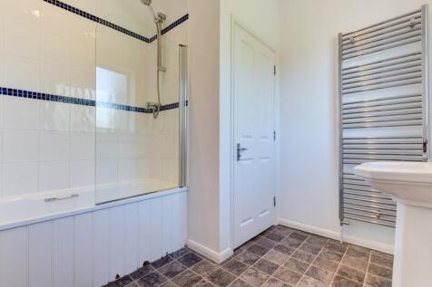 183 Elm Grove Bathroom (4)