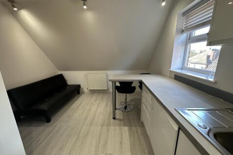 Flat   Goldington Avenue, Bedford, MK40 photo 3