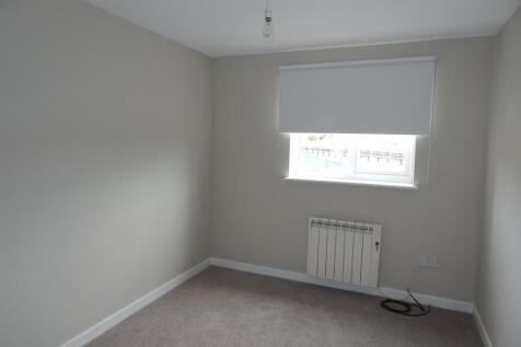 Petworth Way, Hornchurch, Essex, RM12 photo 3