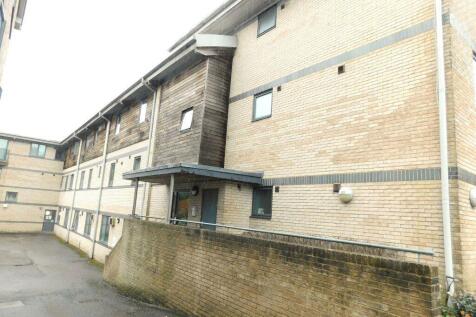 1-bed flat on Telham House, Battle, East Sussex, £900/mo