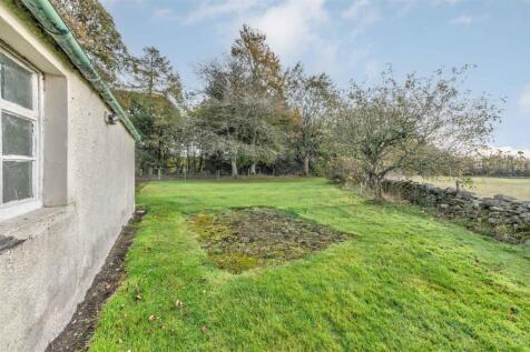 Smiddy Cottage East Glenogil-19.JPG