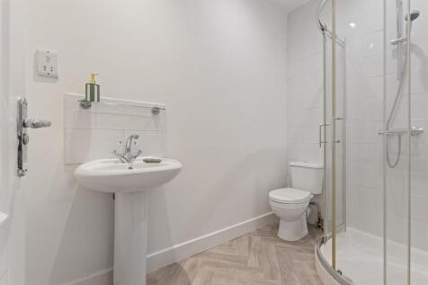 Flat 2, 902-906 Ecclesal Road 10_297.jpg