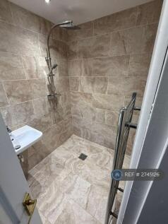 Large En-Suite