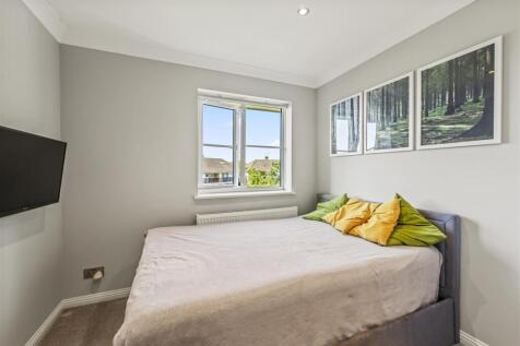 15 Richardson House, Malting Way, TW7 6SD14.jpg