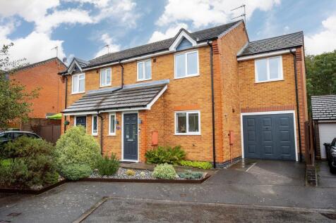 Final-39 - 4 bedroom semi-detached (house) at Gr