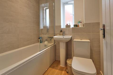 Bathroom to Side