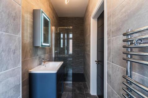 Bedroom 3 En-Suite Shower Room