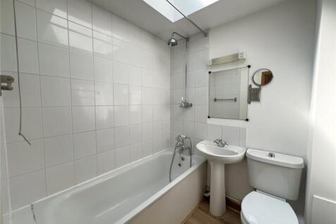 High Road, Whetstone, London, N20 photo 4