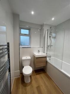 Flat bathroom2.jpg