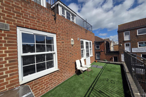 Two bedroom duplex apartment with two balconies