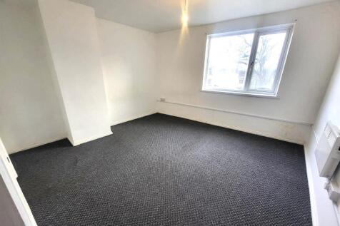 Sitting Room/ Bedroom Pic 1