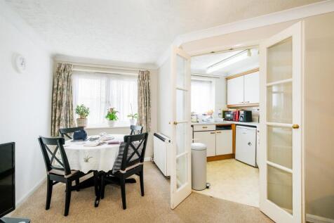 Kingswood Court-13_web.jpg