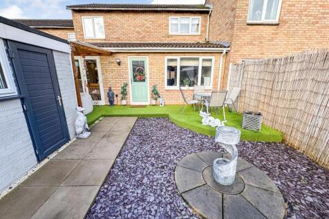 Corby, NN17 - property photo