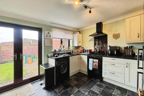 e5288319-WhatsApp...