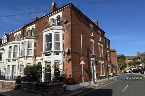 Lovely Quiet Castle Rd &amp; Bush Street East