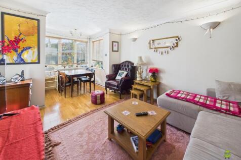 Presented by Clinton at EweMove Bexleyheath and Da