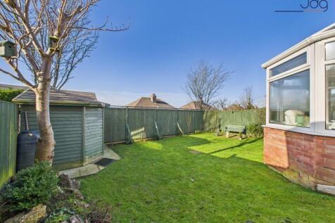 Large West Facing Garden with seating areas