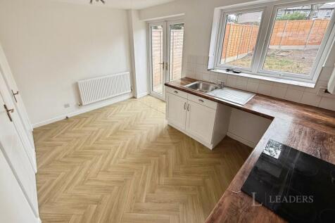 2-bed terraced on Danby Avenue, Bradford, West Yorkshire, BD4, £825/mo