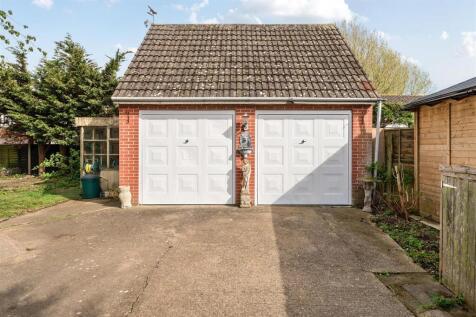 DOUBLE GARAGE