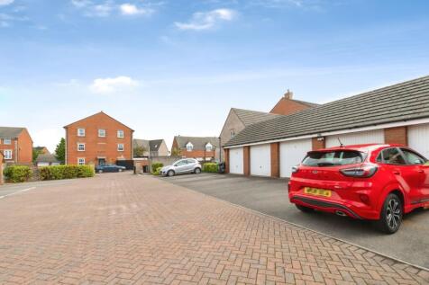 Garage/Court Yard