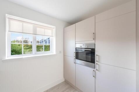 Flat 4, 3 Crown Crescent, Larbert, FK5 4XP photo 4