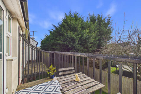 CAM01984G0-PR0561-STILL003