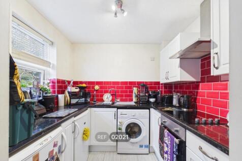 Hanbury Gardens, Highwoods, Colchester, CO4 9TT photo 3