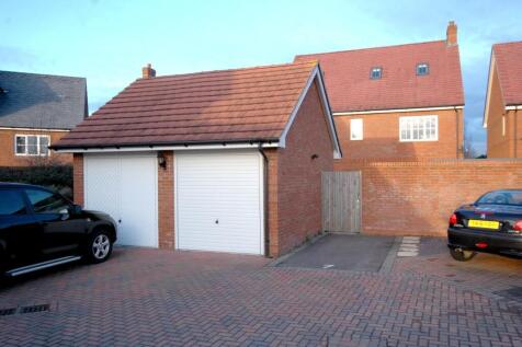 garage to rear.jpg