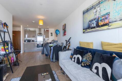 Living/Dining Area