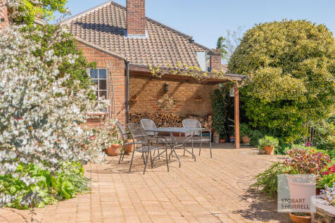 Alfresco Dining