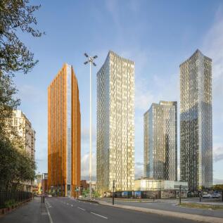 MAN_EXTERNAL_CAM02_01_SQUARE (1)-min.jpg