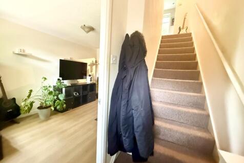 Elmore Court, Nottingham, Nottinghamshire, NG7 4BE photo 2