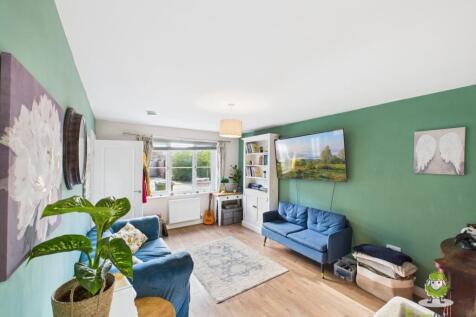 Living Room - Brogden Drive - Ewemove Whitchurch a