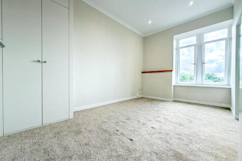 MAIN STREET, UDDINGSTON photo 3