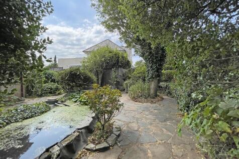 Thornhill Way 3 - Right Side.jpg