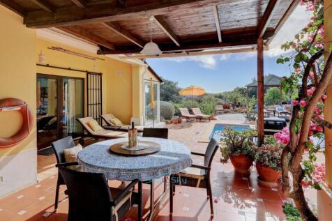 perfect for alfresco dining