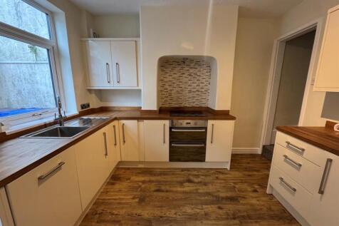 Park Road, Leek photo 3