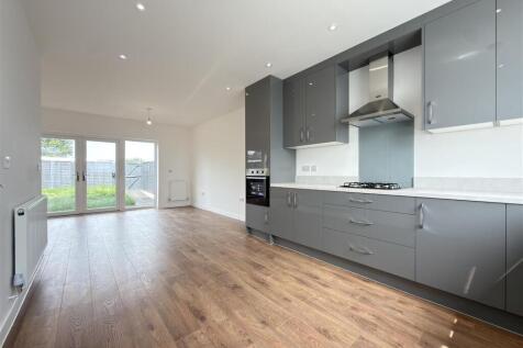 OPEN PLAN KITCHEN, DINING ROOM &amp; LOUNGE