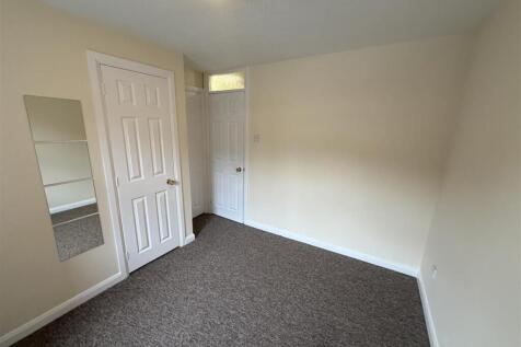 Sheepwell Court, Ketley Bank photo 5