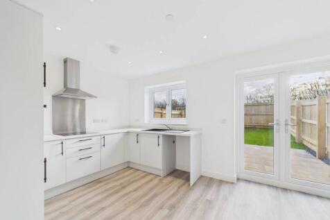 Kitchen &amp; Dining