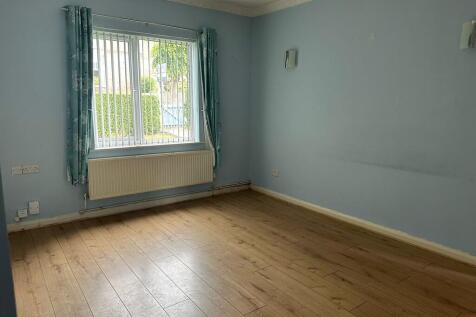Lime Tree Avenue photo 5