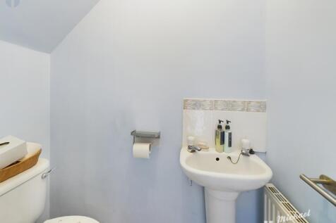 CAM03218G0-PR0516-STILL008