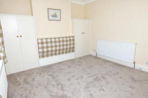 239A Clifton Drive Apartment  photo 4