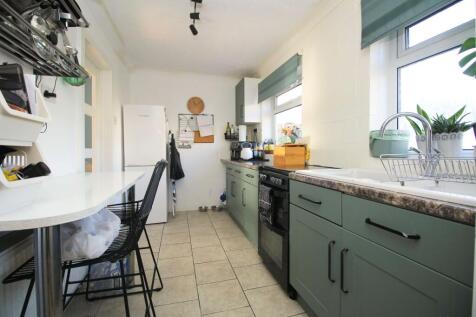 Foel View Close, Llantwit Fardre, CF38 2PL photo 4