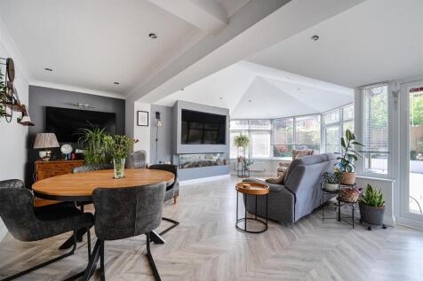 Garden/Family Room