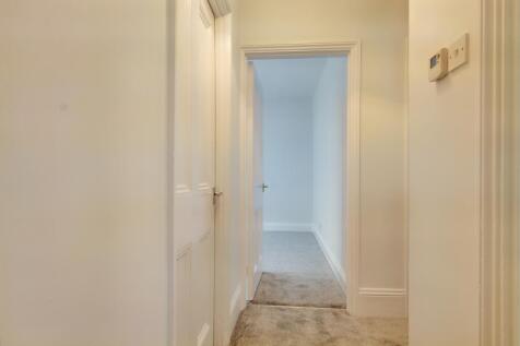 7.Hallway.jpg