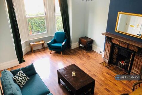 Lovely Period Featured Cosy Room For Relaxing In